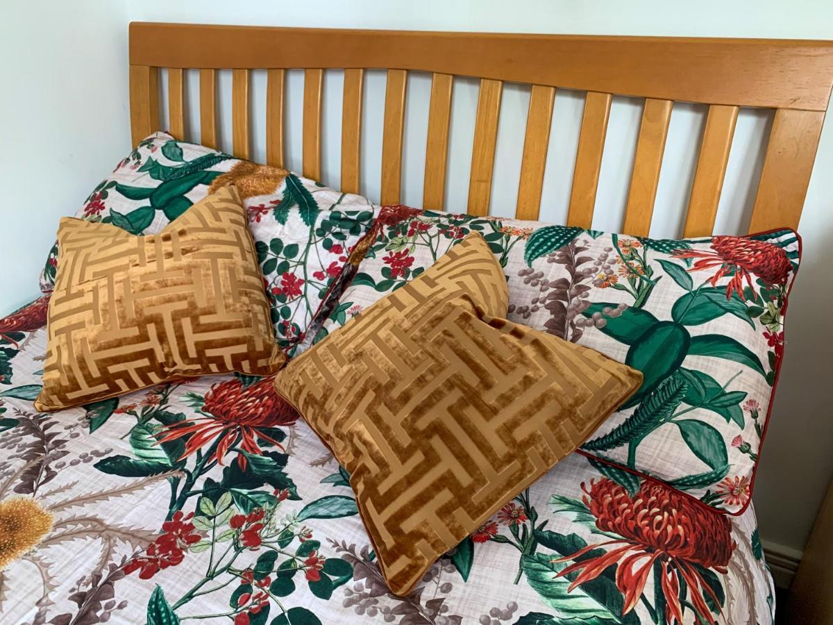 Room In Stratford With Private Bathroom And Parking ロンドン エクステリア 写真